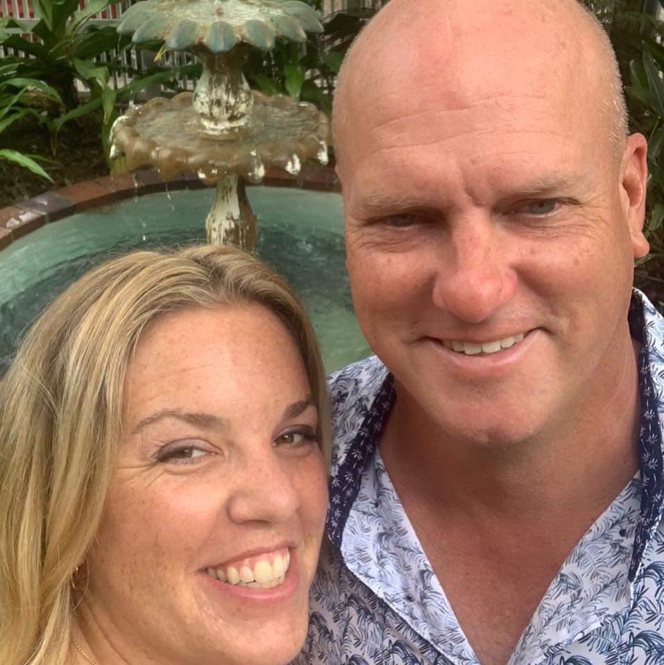 Brides best friend Carrie and maid of honor and her guy Rob!