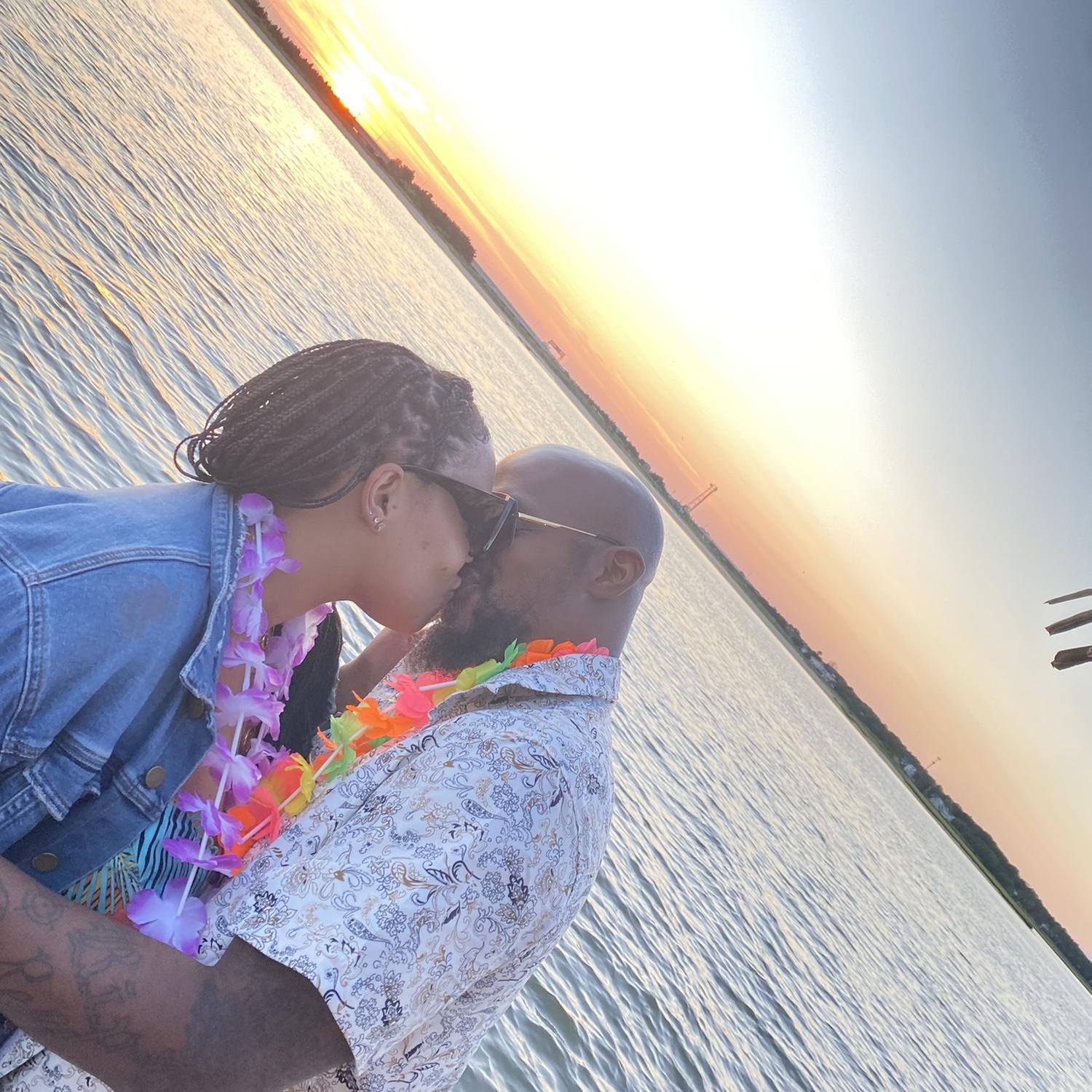 Tiki Boat Cruise 2022