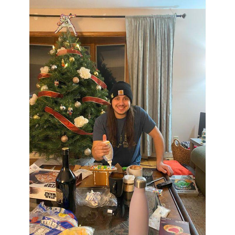 Gingerbread decorating!