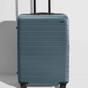Away Medium Flex Luggage - Coast Blue