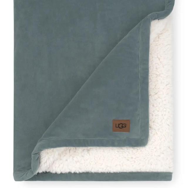 UGG Bliss Reversible Sherpa Throw Blanket