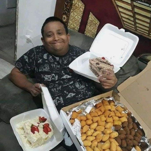 Levar comida da festa pra casa