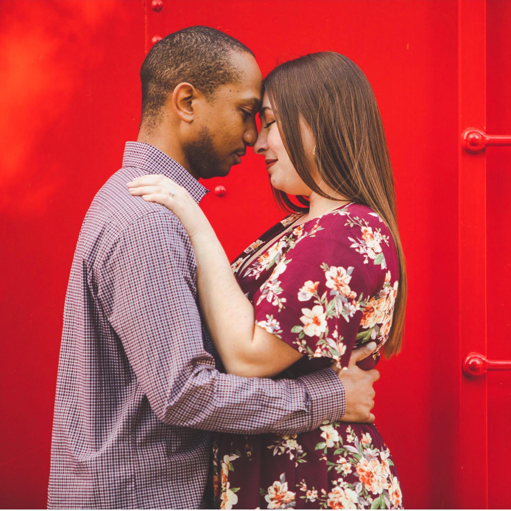 ENGAGEMENT PHOTOS - ROBBIE SNYDER PHOTOGRAPHY