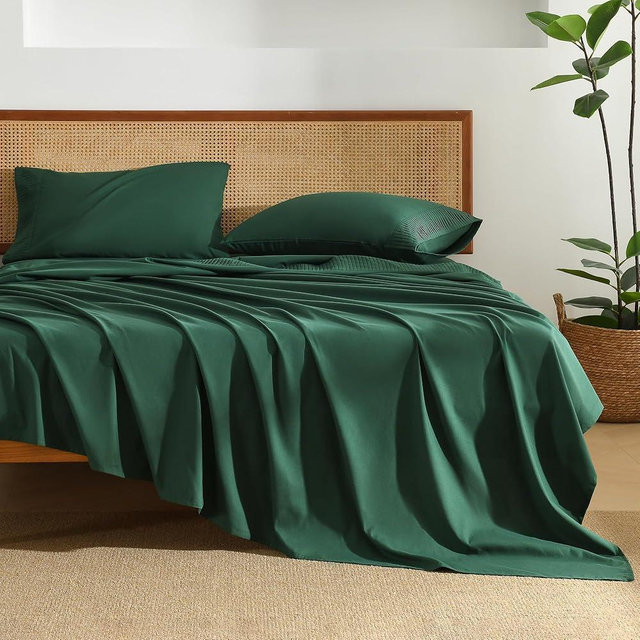 Andency Emerald Green Sheets Queen Set 4 Pieces, Super Soft Sheets for Queen Size Bed, Microfiber Queen Sheet Set, Deep Pocket Up to 16", Hotel Luxury Breathable & Cooling Bedding Sheets & Pillowcases