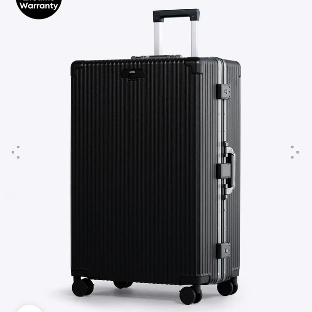 Check-In: All-In-One 28"