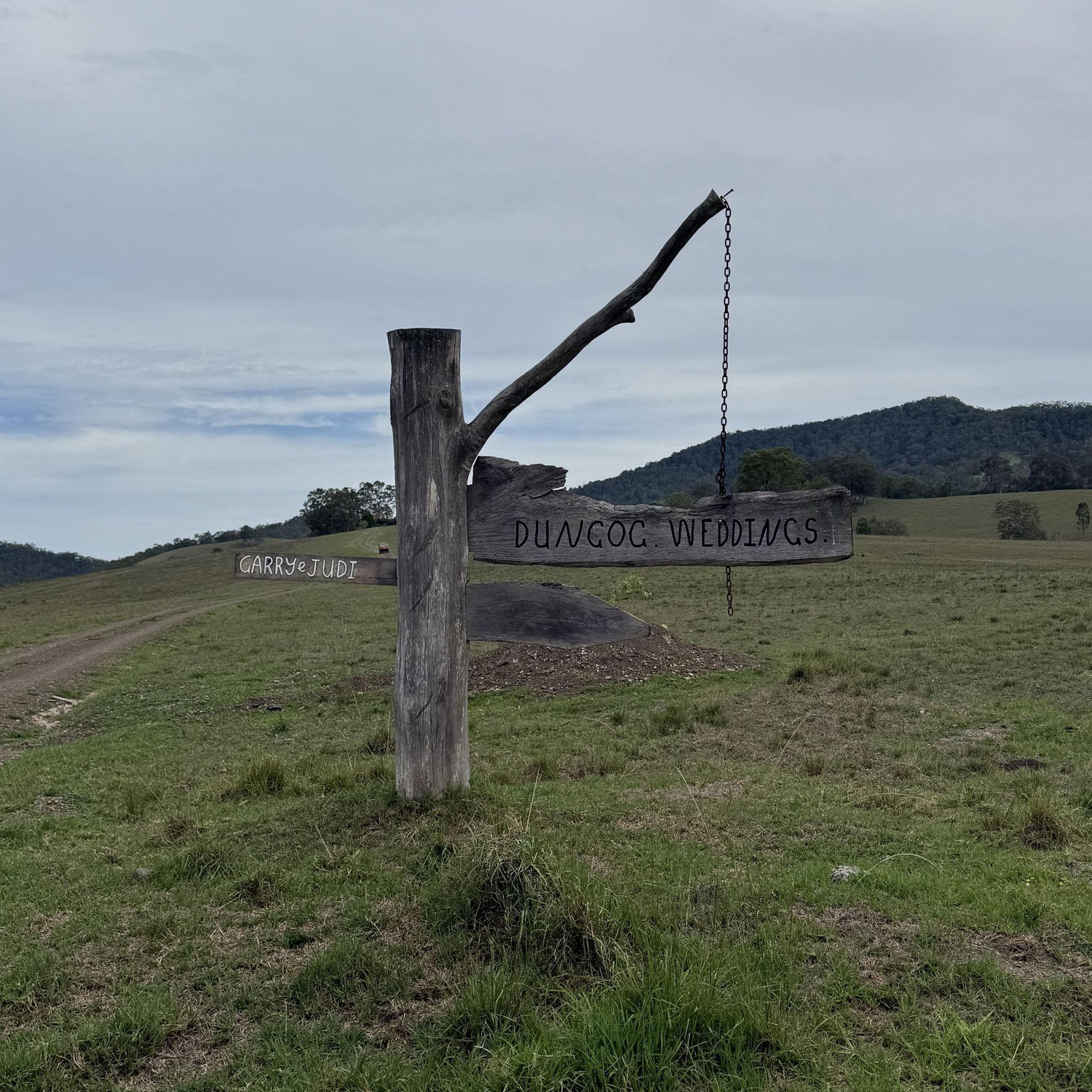 Dungog weddings sign