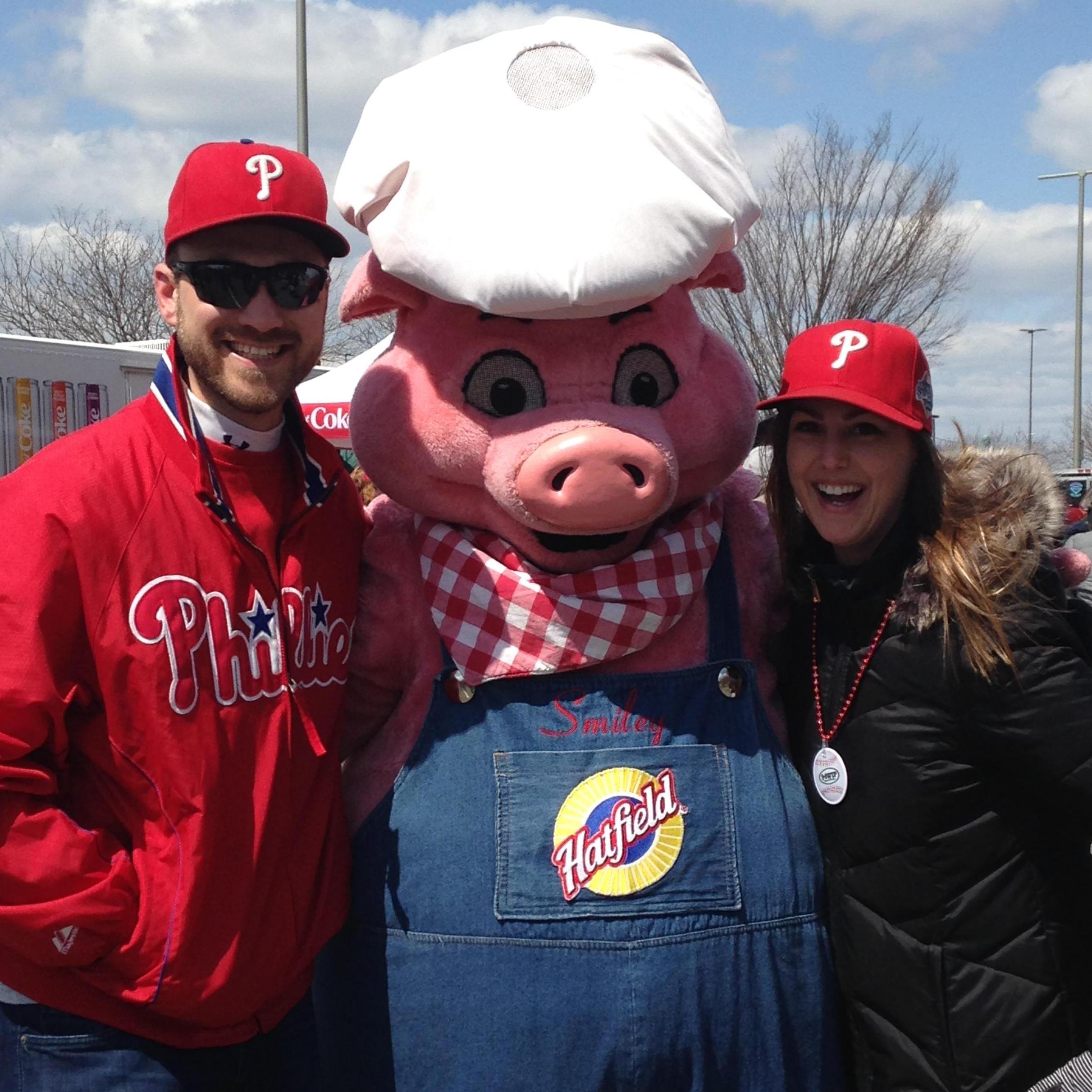 Who is the biggest pig in this shot?