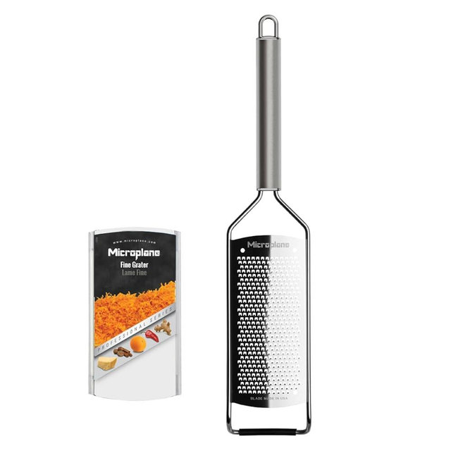 Microplane Professional Series Kitchen Grater new Fine for Hard Cheese, Citrus Fruits, Garlic, Chili, Cinnamon and Nutmeg with Stainless Steel Blades - Made in USA