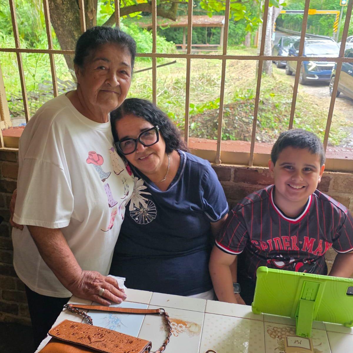 Mom, Abuelita Canda and Oli