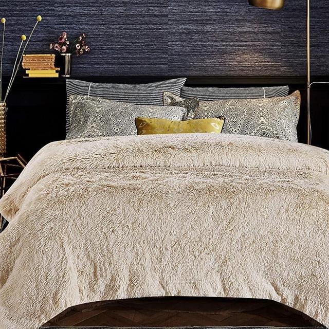 Chanasya Shaggy Longfur Faux Fur Throw Blanket - Snuggly Fuzzy Lightweight Plush Sherpa Fleece Microfiber Blanket - for Couch Bed Chair Photo Props - King - Cream