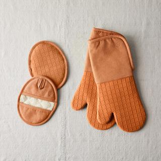 Silicone Oven Mitts and Pot Holders Set