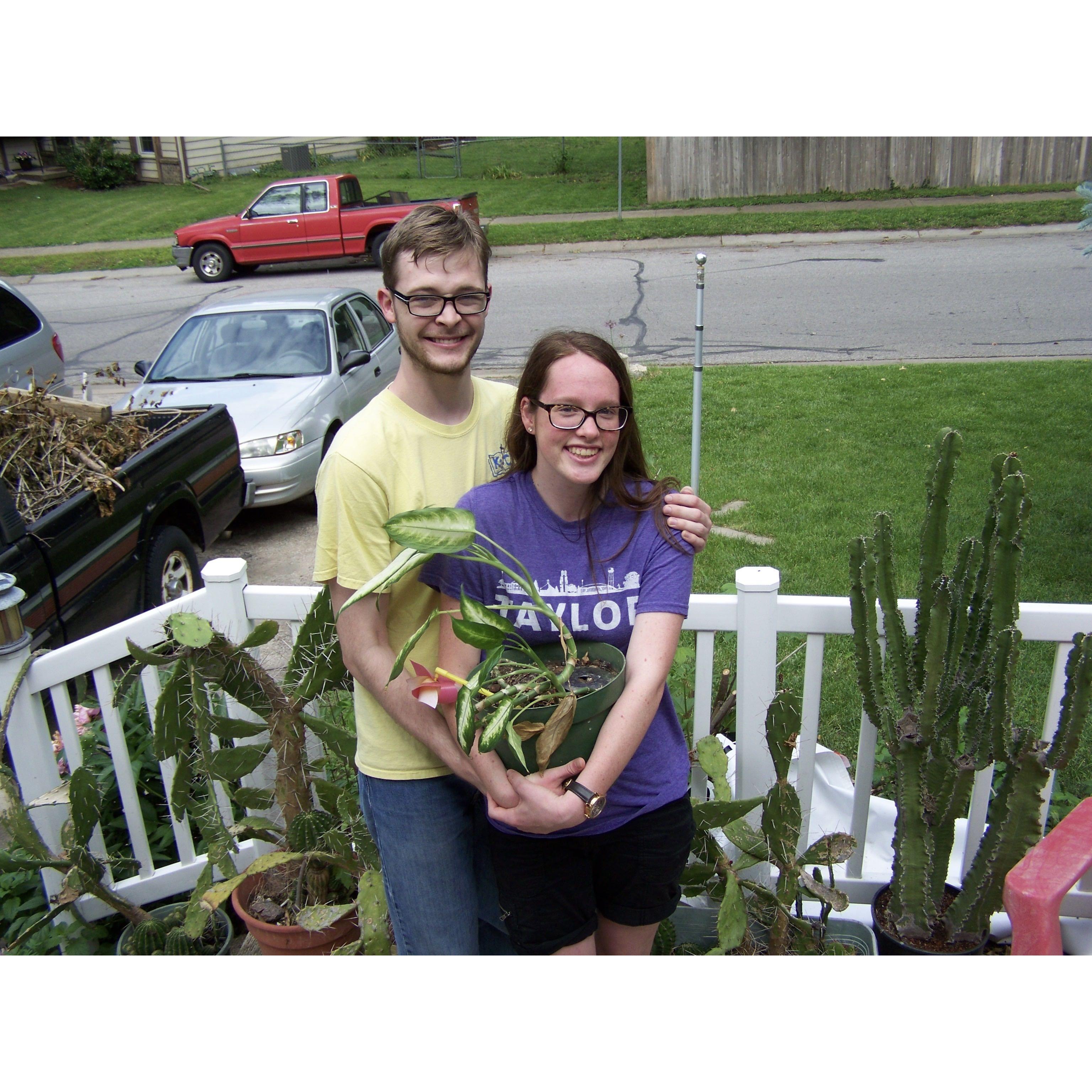 May 2020: Gwynneth's first time visiting the Parnell house, and getting the traditional picture with the Dumb Cane!