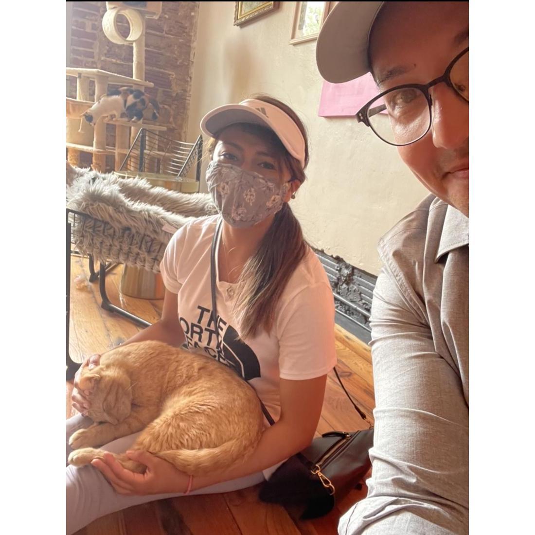 LA PRIMERA VEZ SIENDOSE TAN FELIZ Y ATTERORIZADO AL MISMO TIEMPO.
(El tiene fobia a los gatos)
FIRST TIME BEING SO HAPPY AND TERRIFIED AT THE SAME TIME
(He has cat phobia)