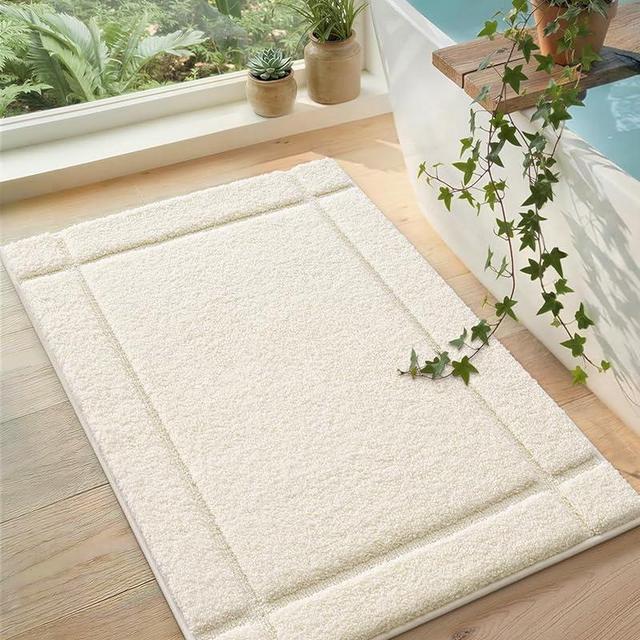 Color&Geometry Ultra Soft Bathroom Rug Non Slip with Rubber Backing, Absorbent Washable Bath Mat, Quick Dry, Premium Microfiber Plush Mat for Bathtub and Shower Floor,Beige,20"x32"