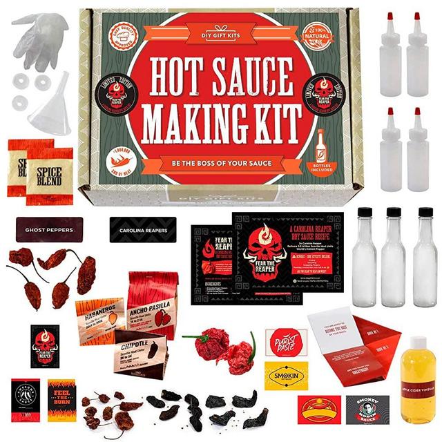 Carolina Reaper Hot Sauce Kit Gift Set, Men's Gift, Make Your Own 7,000,000+ Scoville Heat Units For Dad, Mom, Grandpa, Papa, Hottest Hot Sauce Kit Holiday Edition