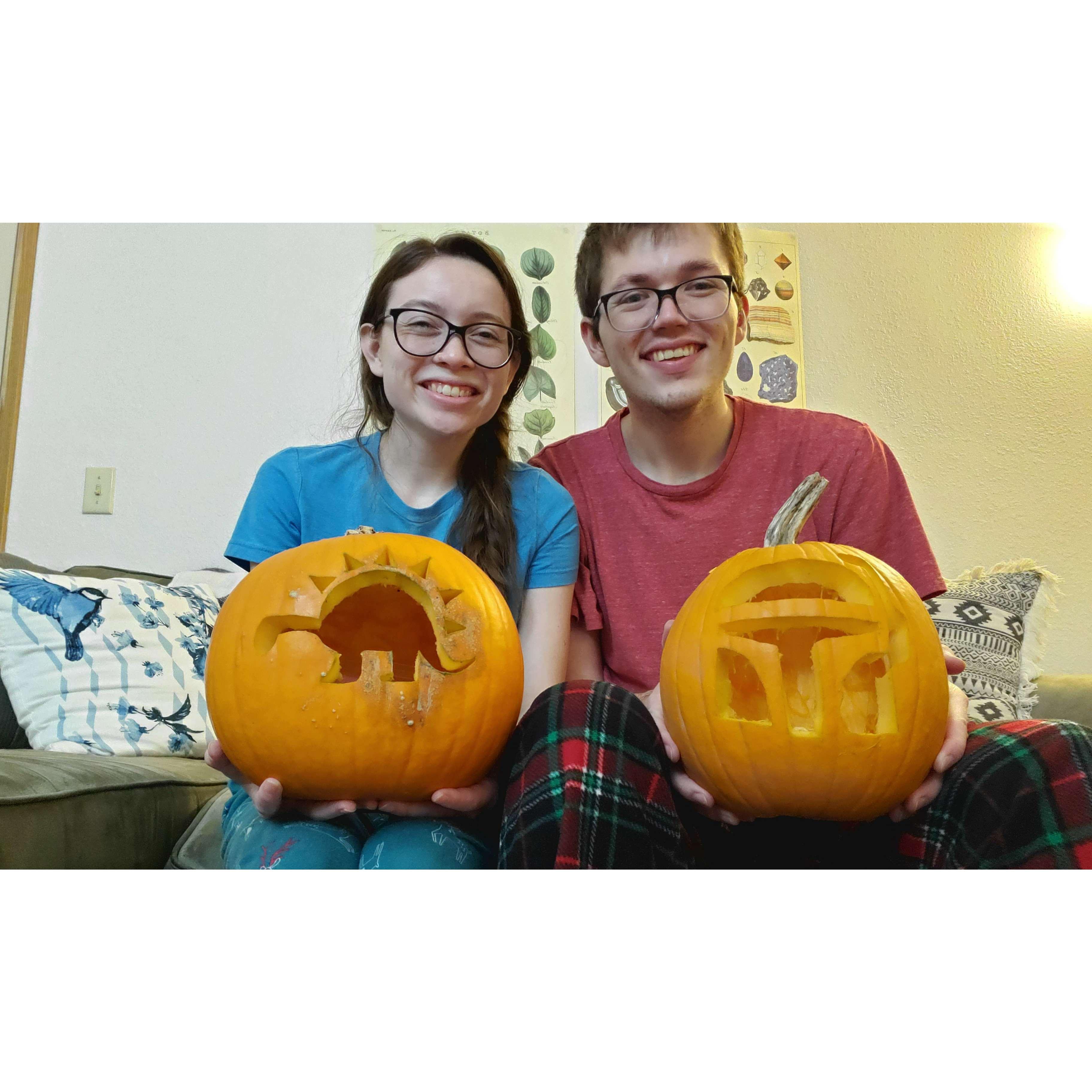 Carving Halloween pumpkins in October 2020!