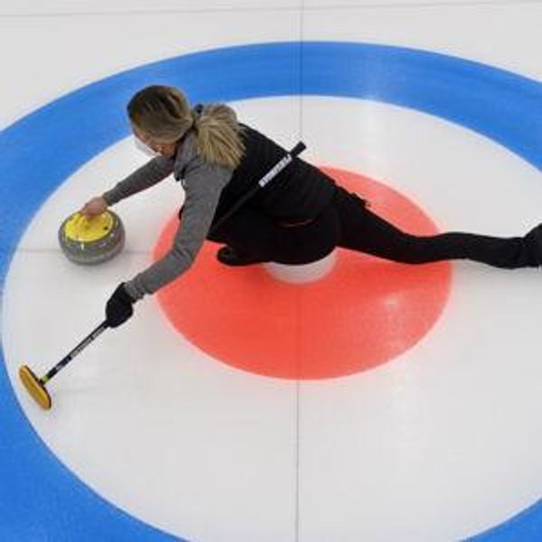 Curling lesson for two