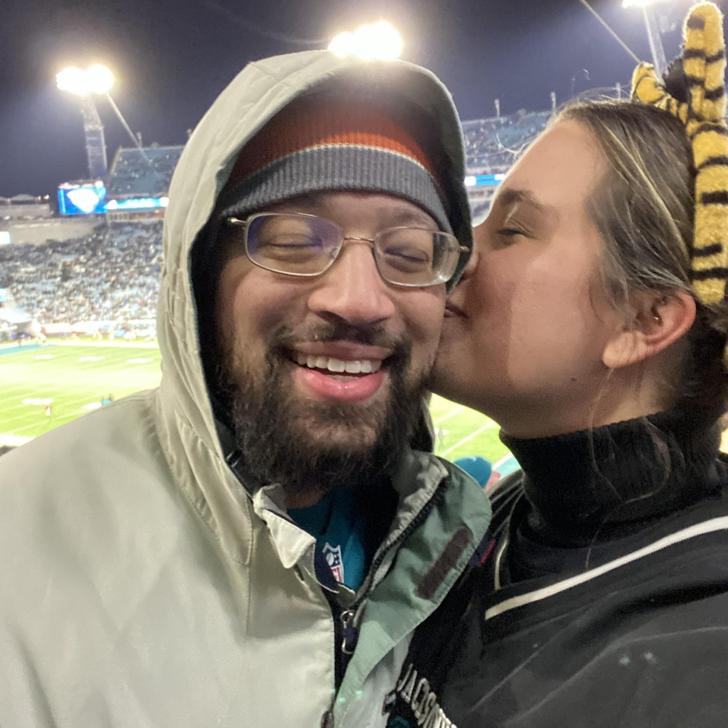 Watching the Jags win a playoff game in chilly weather #duuuvaaaal