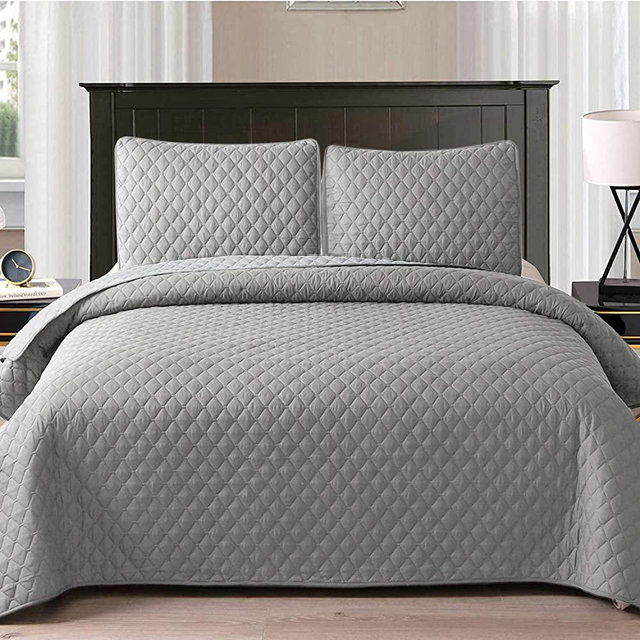 Exclusivo Mezcla Ultrasonic 3-Piece King Size Quilt Set with Pillow Shams, Lightweight Bedspread/Coverlet/Bed Cover - (Light Grey, 92"x104")