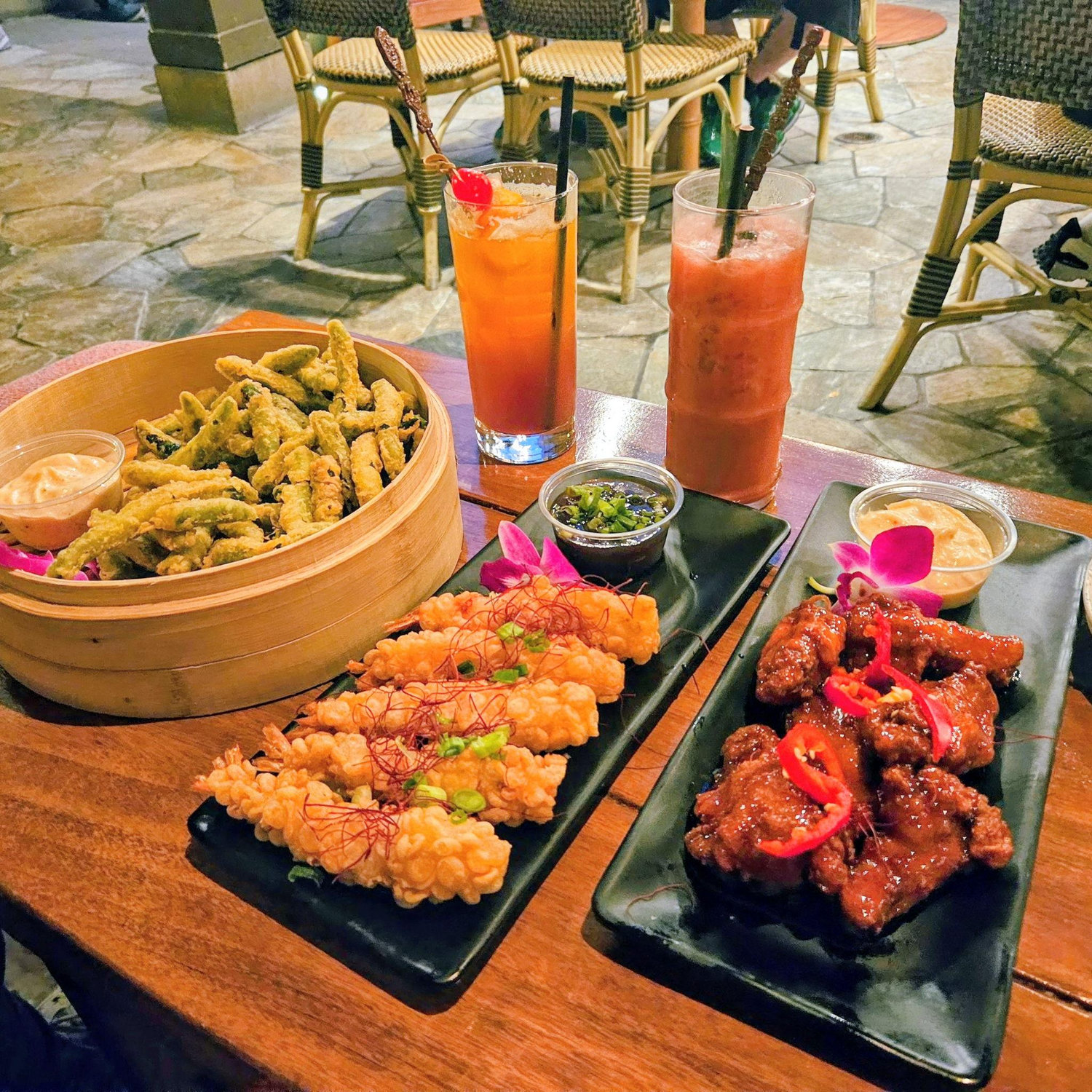 Amazing dinner at Trader Sam's Enchanted Tiki Room, Disneyland Resort