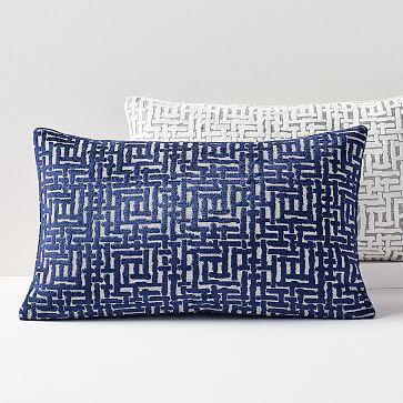 Allover Crosshatch Jacquard Velvet Pillow Cover (white)