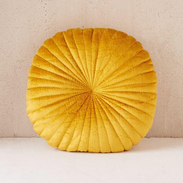 Shelly Round Velvet Pillow