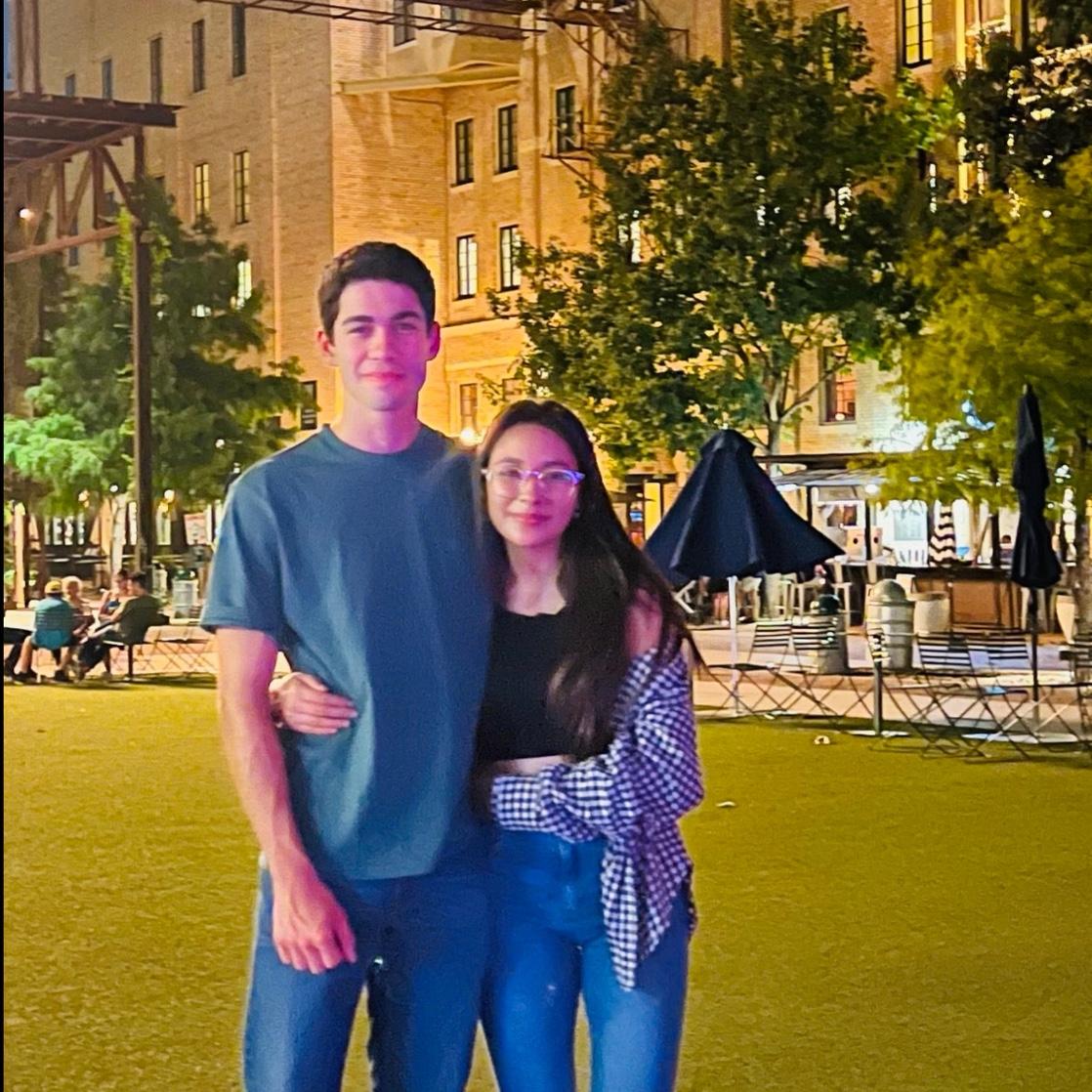 A sweet date before Matthew and Jennifer became husband and wife π«Άπ€©
August 25, 2023