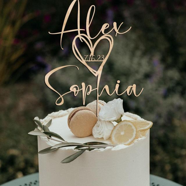 Cake Topper for Weddings,Wedding cake topper with a heart and a date, Personalized cake topper in a heart shape, Anniversary Cake toppers