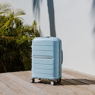 Freeform 21" Carry-on Spinner