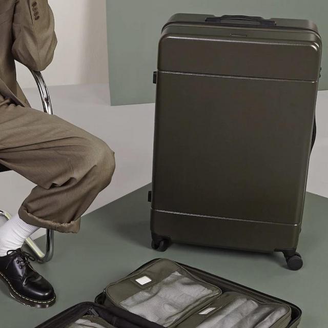 Hue Large Luggage: Moss