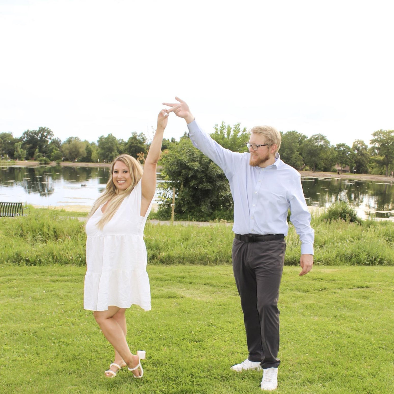Engagement Photos🤍

(Photos taken by Chrissy Kerr)