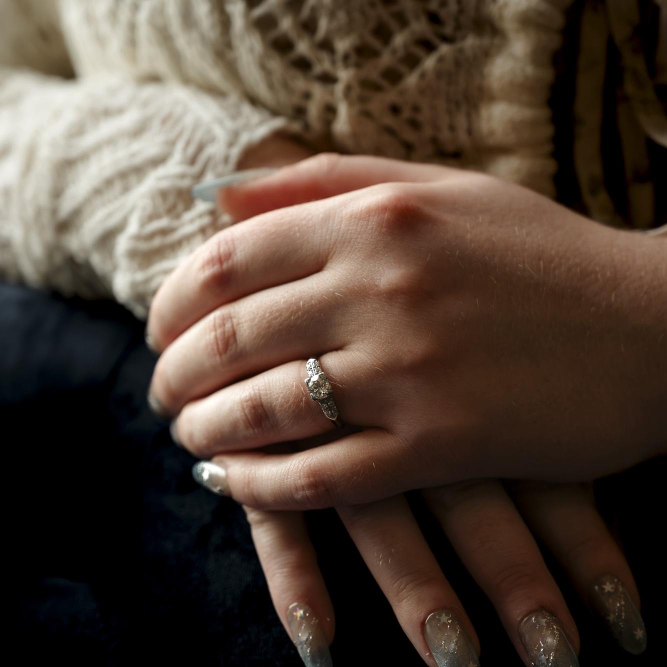 Grace’s beautiful ring belonged to her grandmother, Mimi. Newbury, May 2026. Our Photographer is the incredibly talented Kelly Nicola :)