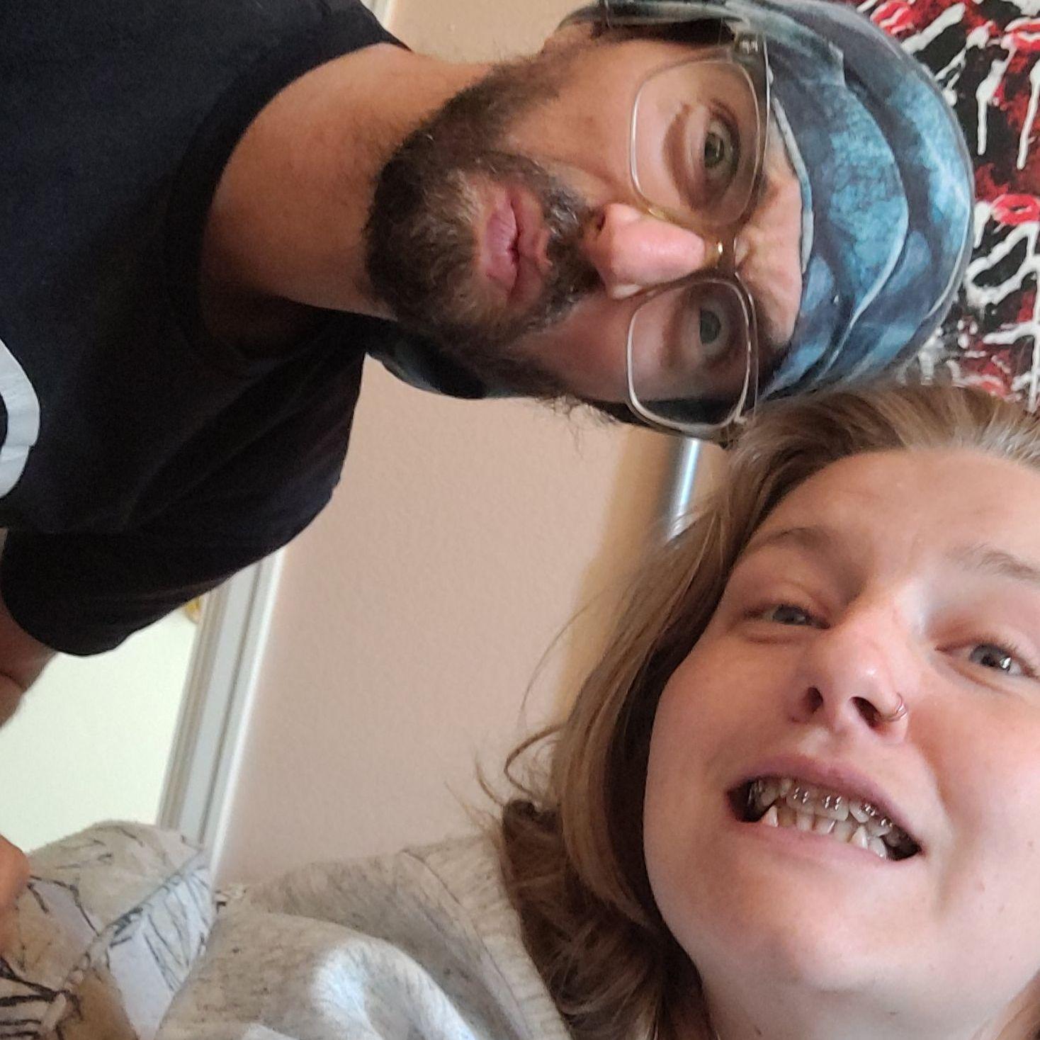 "Honey, come take a picture with me!"