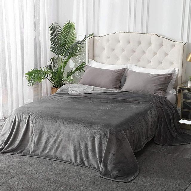 Leeden Ultra Soft Fleece Blanket Queen Size All Season Flannel Microfiber Throw Blankets for Couch Sofa Bed Thick Warm Fuzzy Plush Anti-Static Lightweight (Dark Grey,90"x 90")
