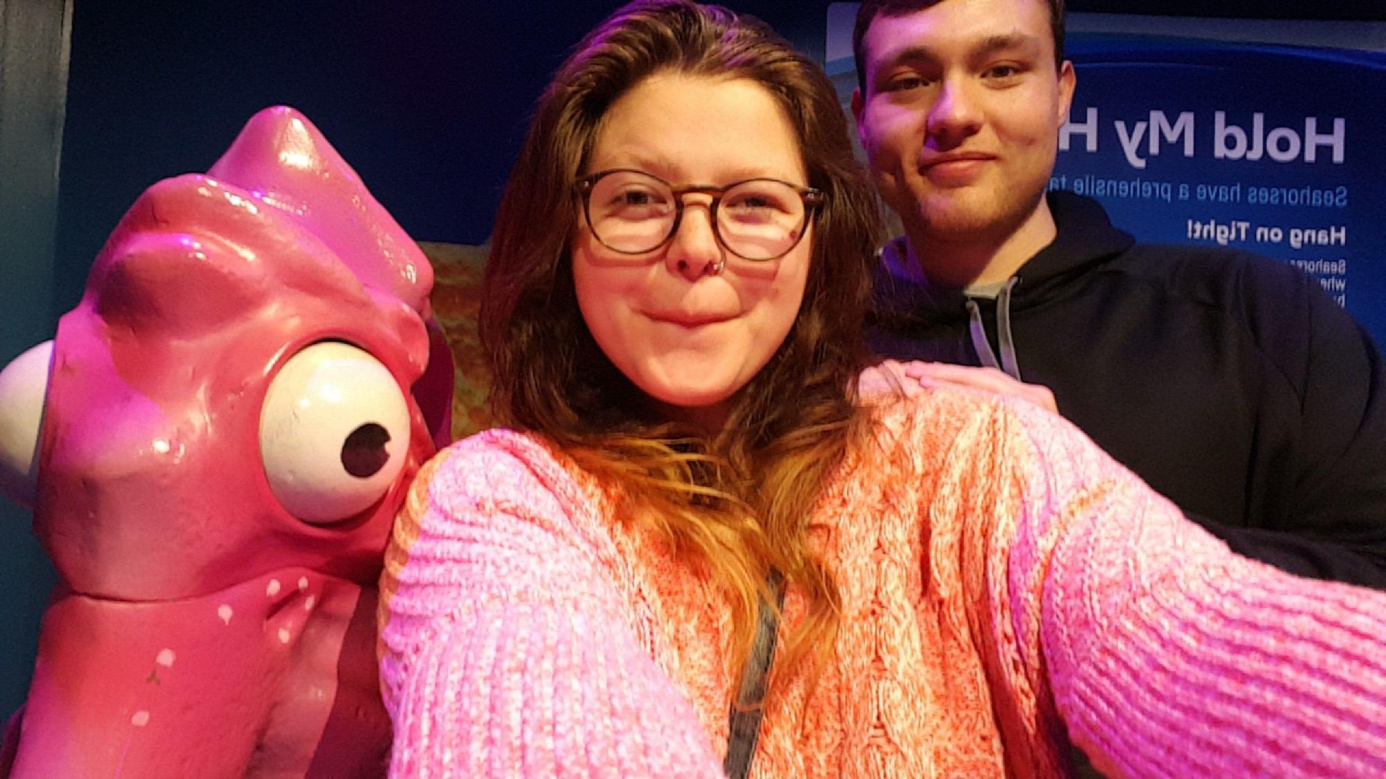 Our official first date to the Newport Aquarium! 🦐🐡