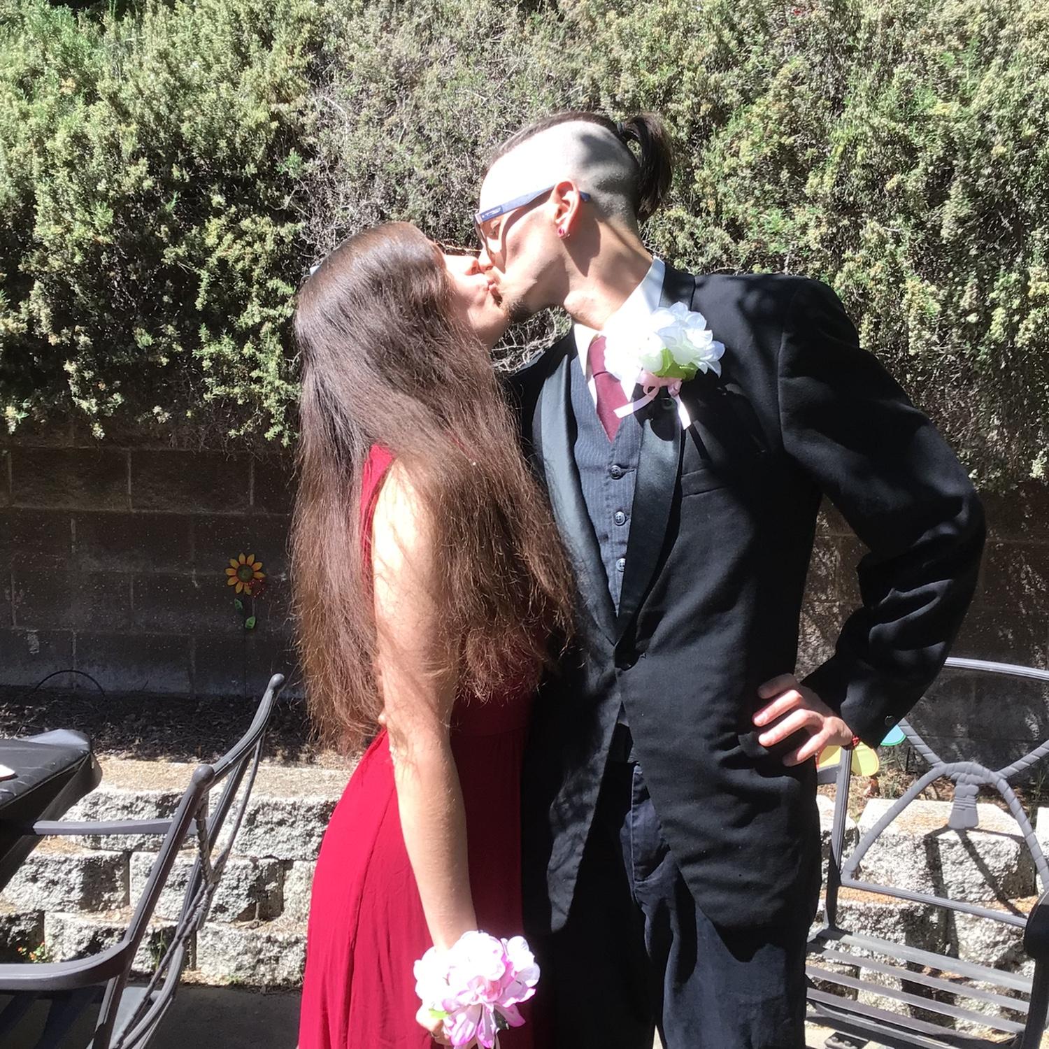Smoochie smoochie! 😘