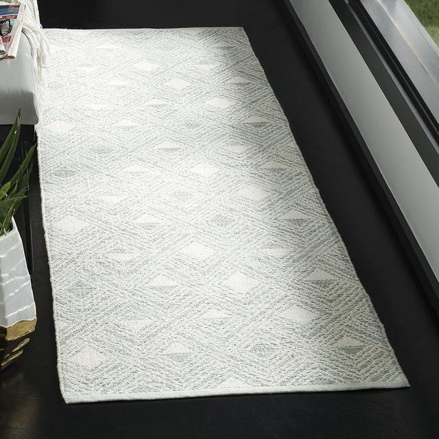 SAFAVIEH Montauk Collection Runner Rug - 2'3" x 7', Light Green & Ivory, Handmade Cotton, Ideal for High Traffic Areas in Living Room, Bedroom (MTK614G)