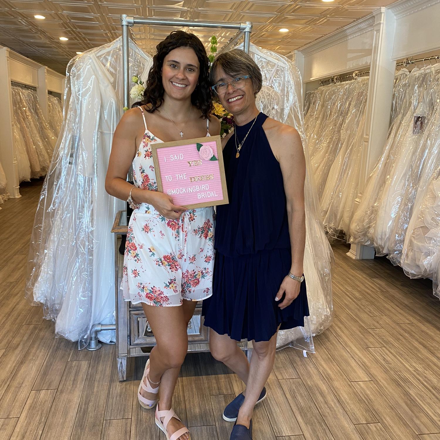 Helena (Bela’s mom) came from Brazil to help her find her dream dress!