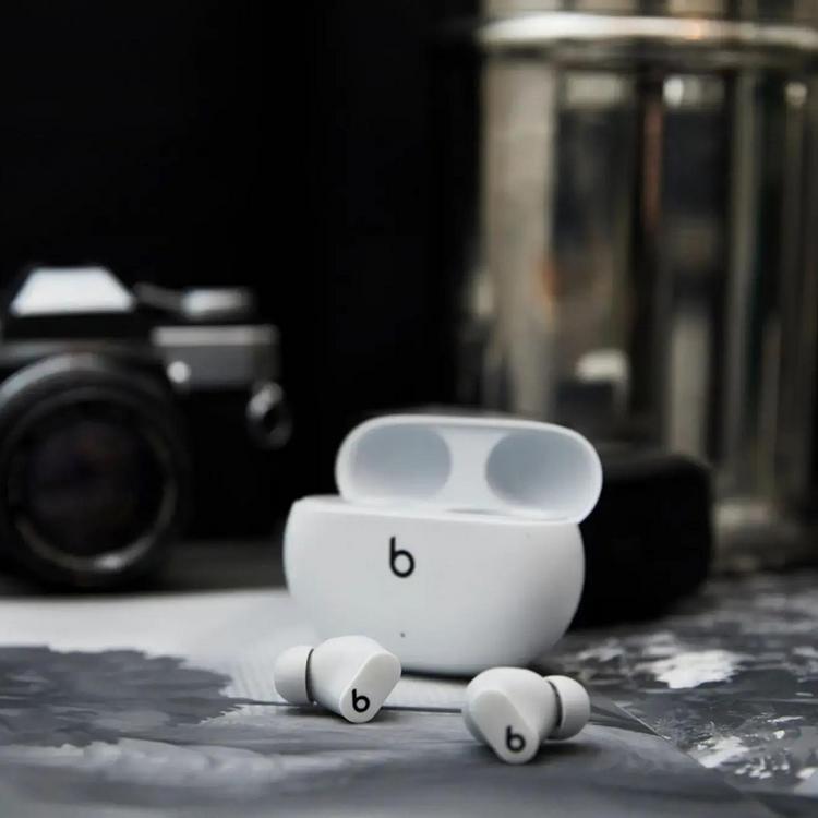 Beats Studio Buds ホワイト イヤホン Amazon.com: Beats Studio Buds - True Wireless Noise
