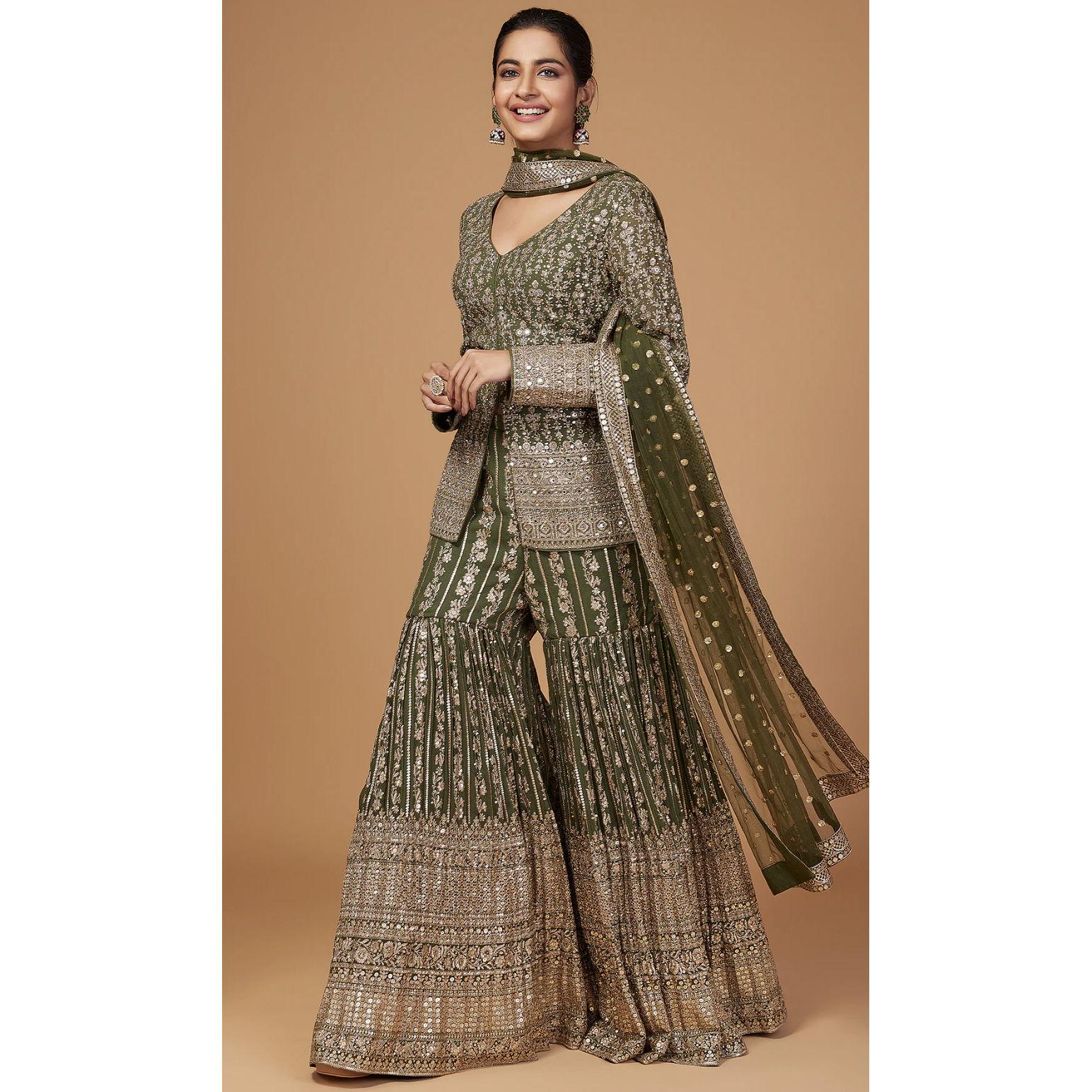 Palazzo/Sharara/Gharara- trousers that can vary in width at the top but wide at the bottom. Shararas & Ghararas are very trendy. Typically pre-wedding attire but can be worn at reception.