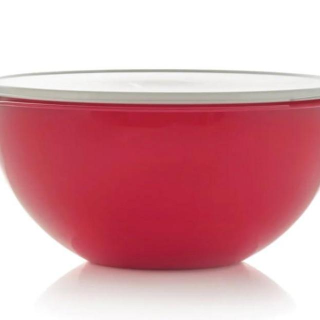 Tupperware Thatsa Bowl Mixing Bowl 32 Cups 7.8L Chili Red