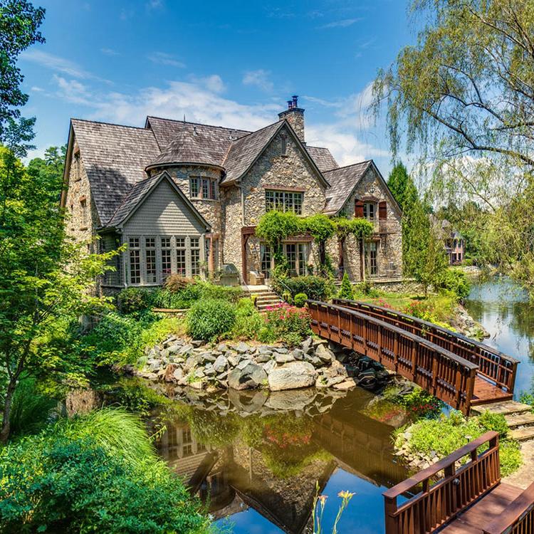 A House! (credit card)