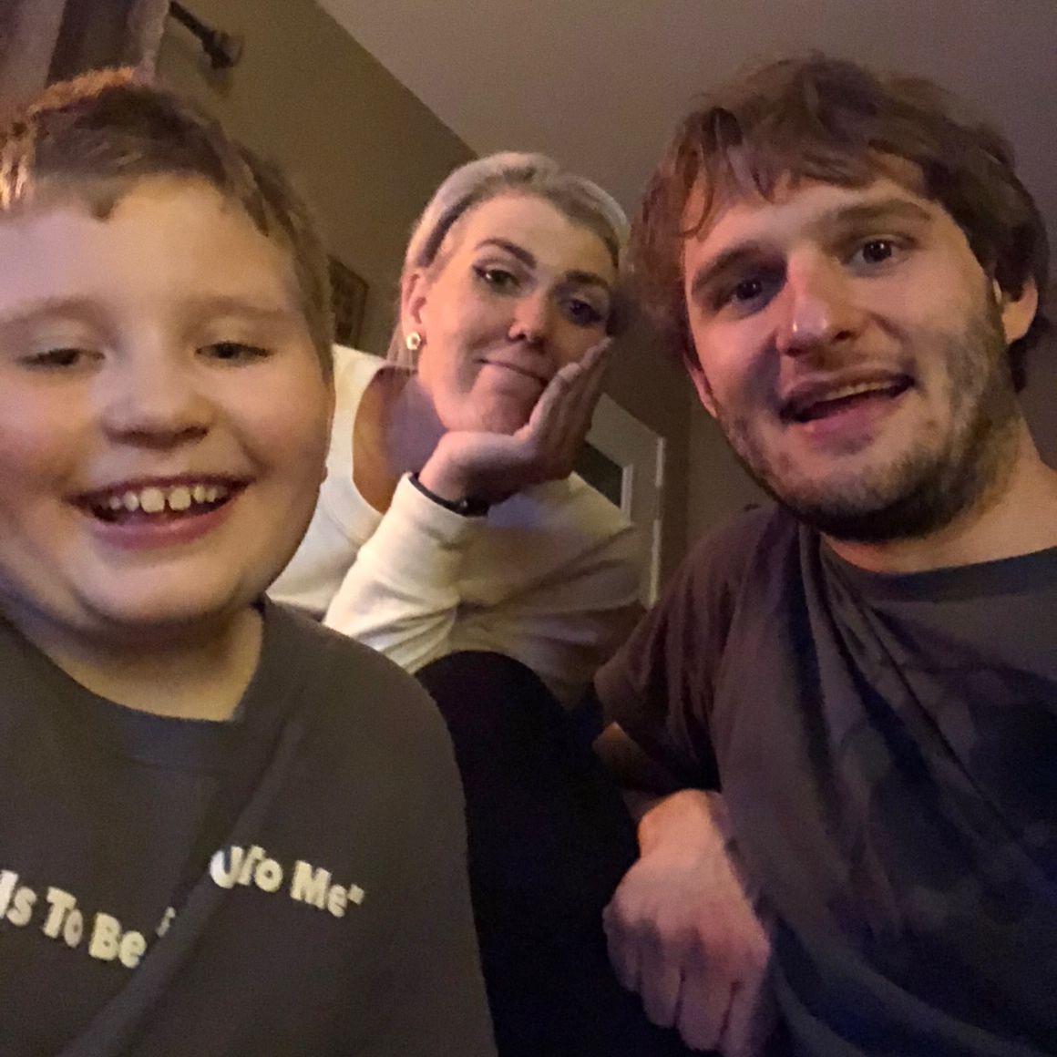 Hanging out at Paige's Mom's (Tracy) house in Mt. Vernon. November 05, 2020