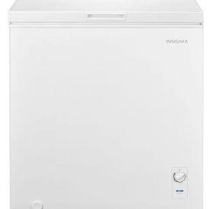 Insignia™ - 7 Cu. Ft. Garage-Ready Chest Freezer - White