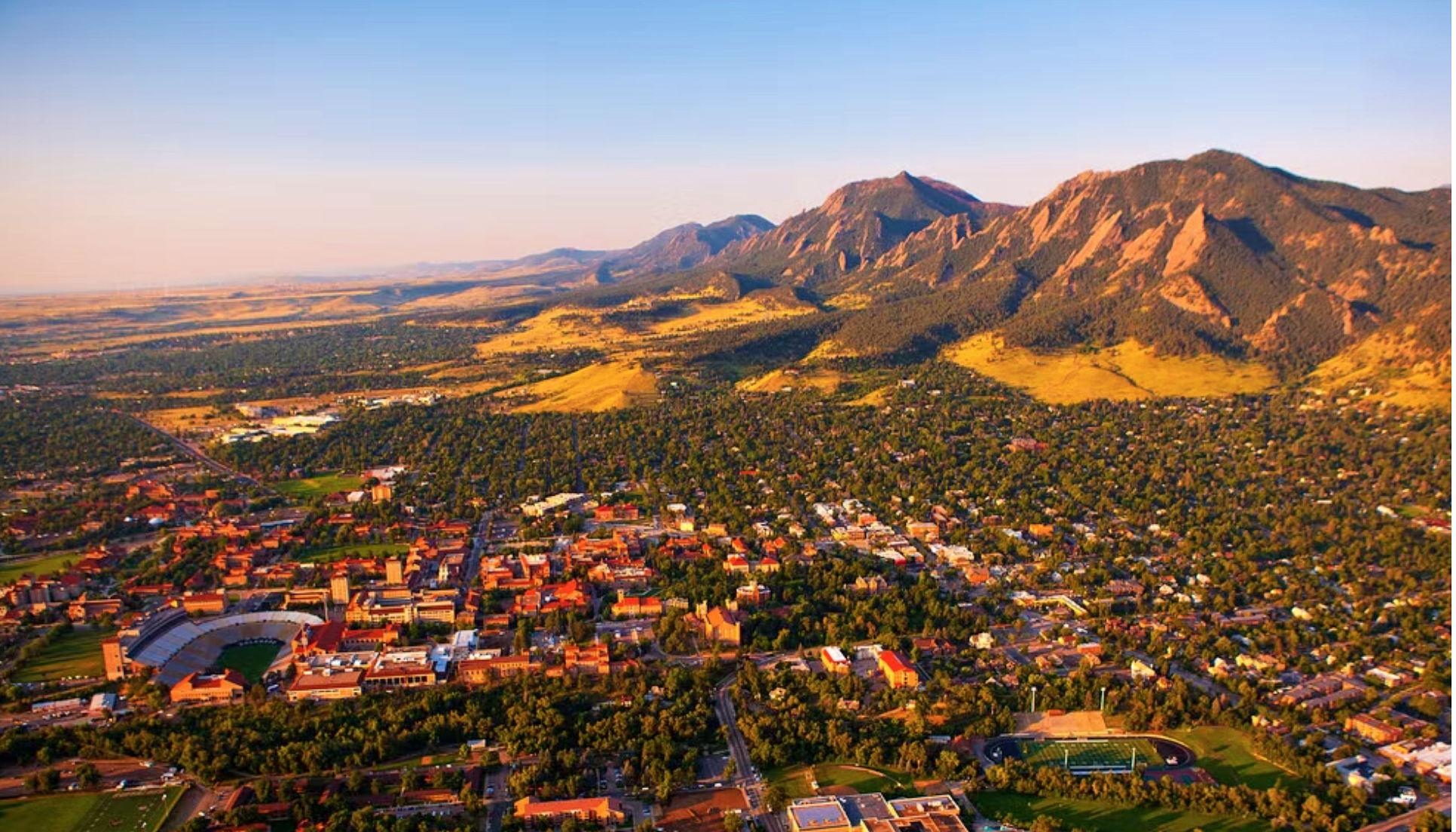 The Wedding Website of Jenny Moltz and Artley Goodhart