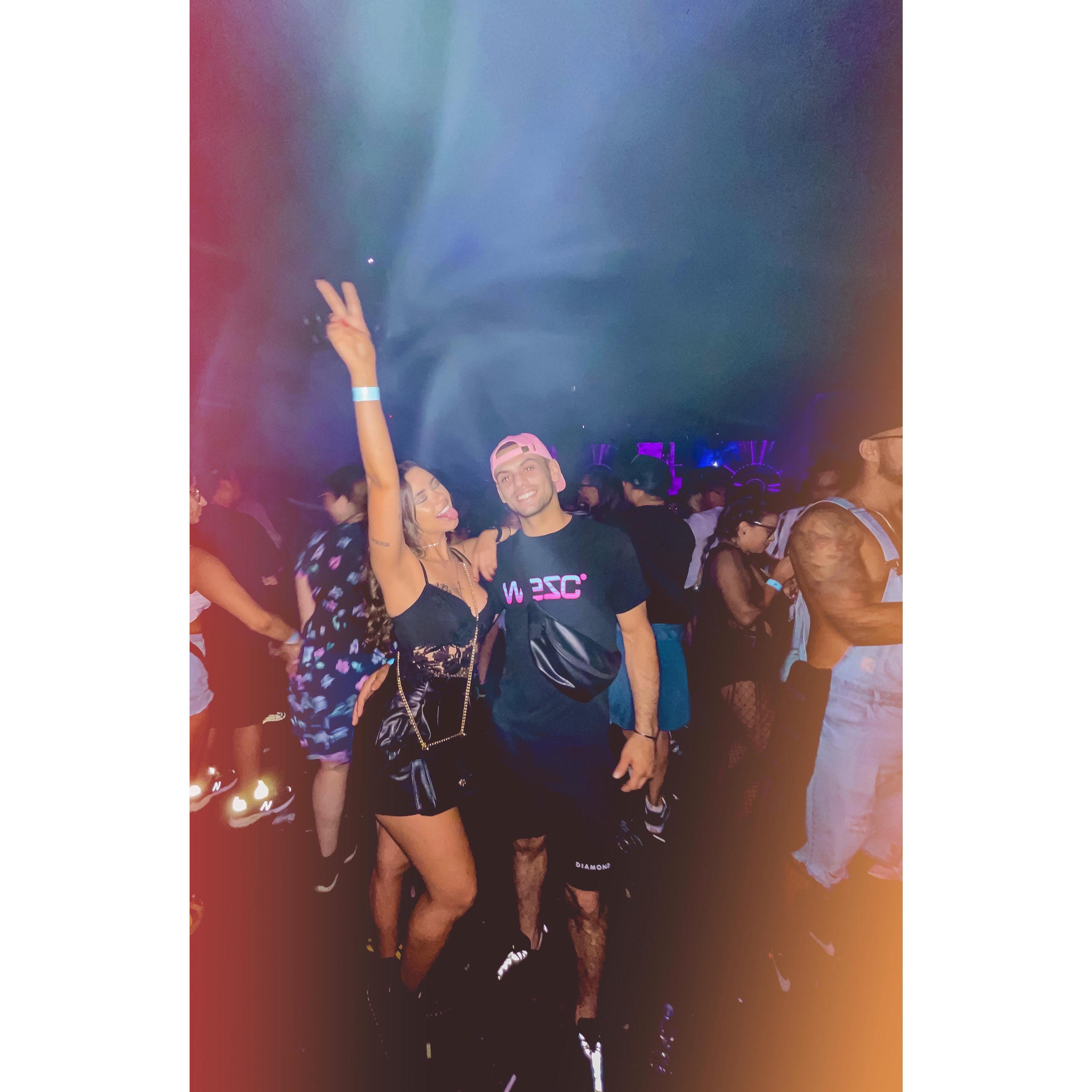 We love eletronic music and great party. Thank you for having so many happy memories