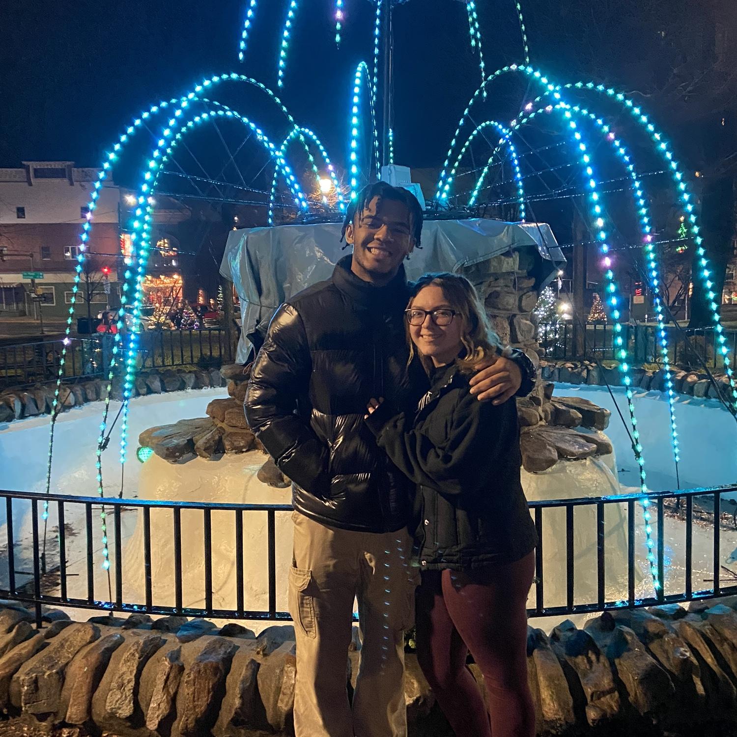Went to see the Christmas tree lighting in the park:)