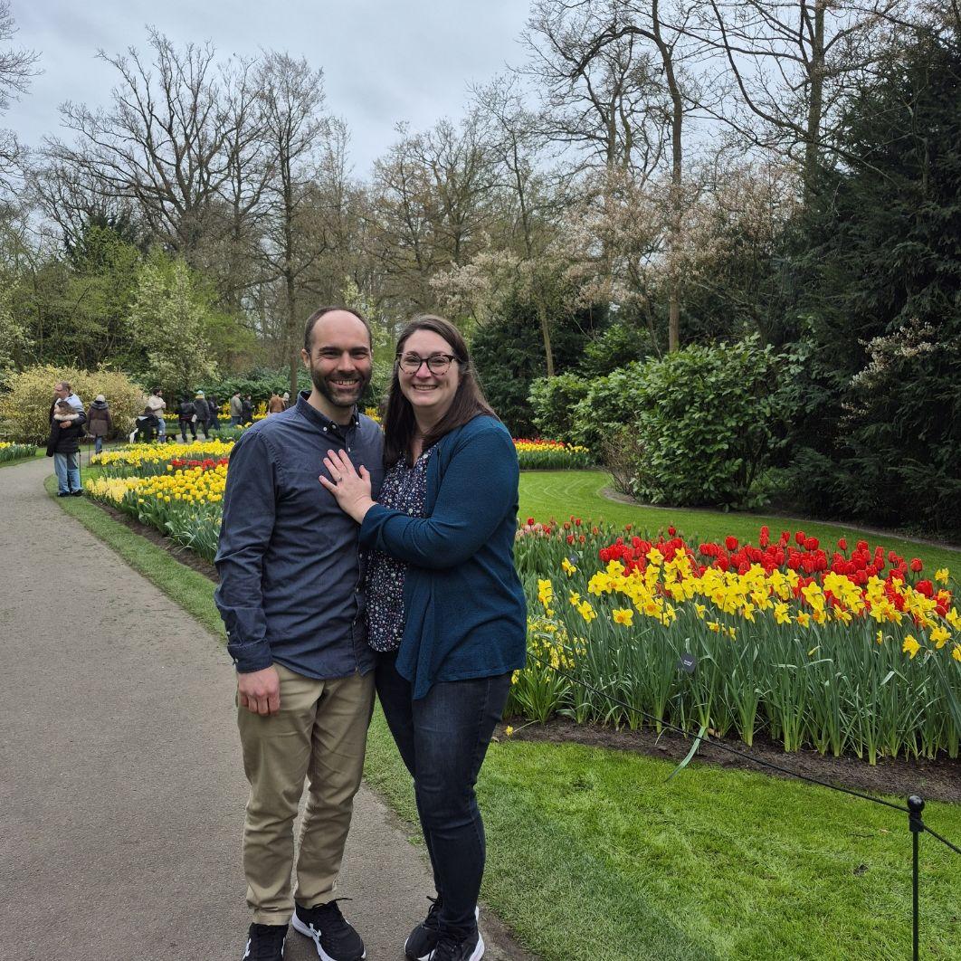 The Keukehof garden was somewhere Sarah always wanted to visit and Stephen made sure she'll never forget it!