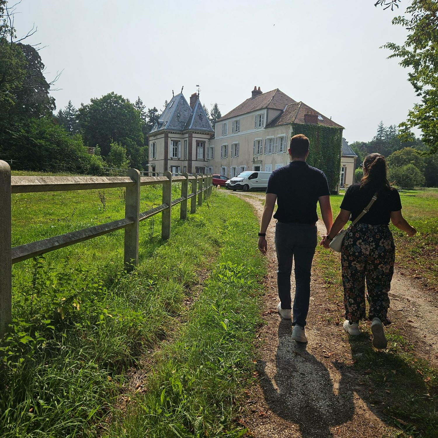 Audélia went back to France 4 times during the summer of 2025. One of them was for relaxing vacation at her great uncles house. Pool, tennis, barbecue and France Miniature