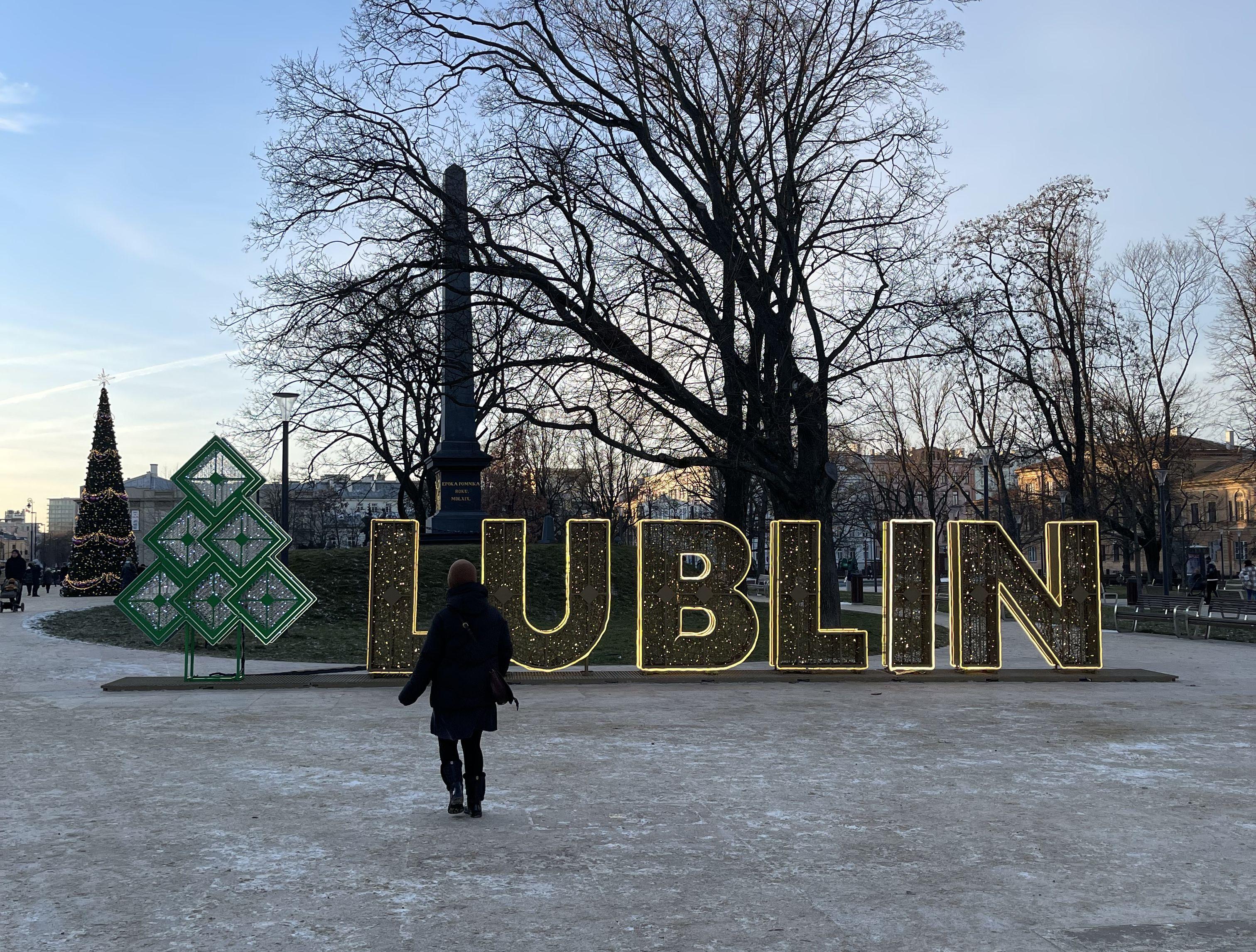 The Wedding Website of Lauren McDermott and Michał Rożen